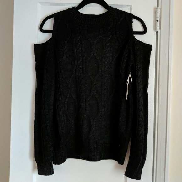 Forever 21 Sweaters - NWT F21 cold shoulder sweater